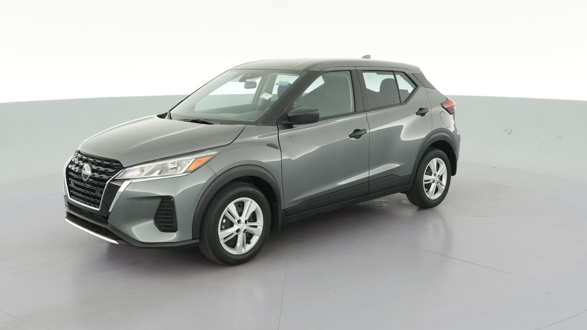 2025 Nissan Kicks Play vehicle photo