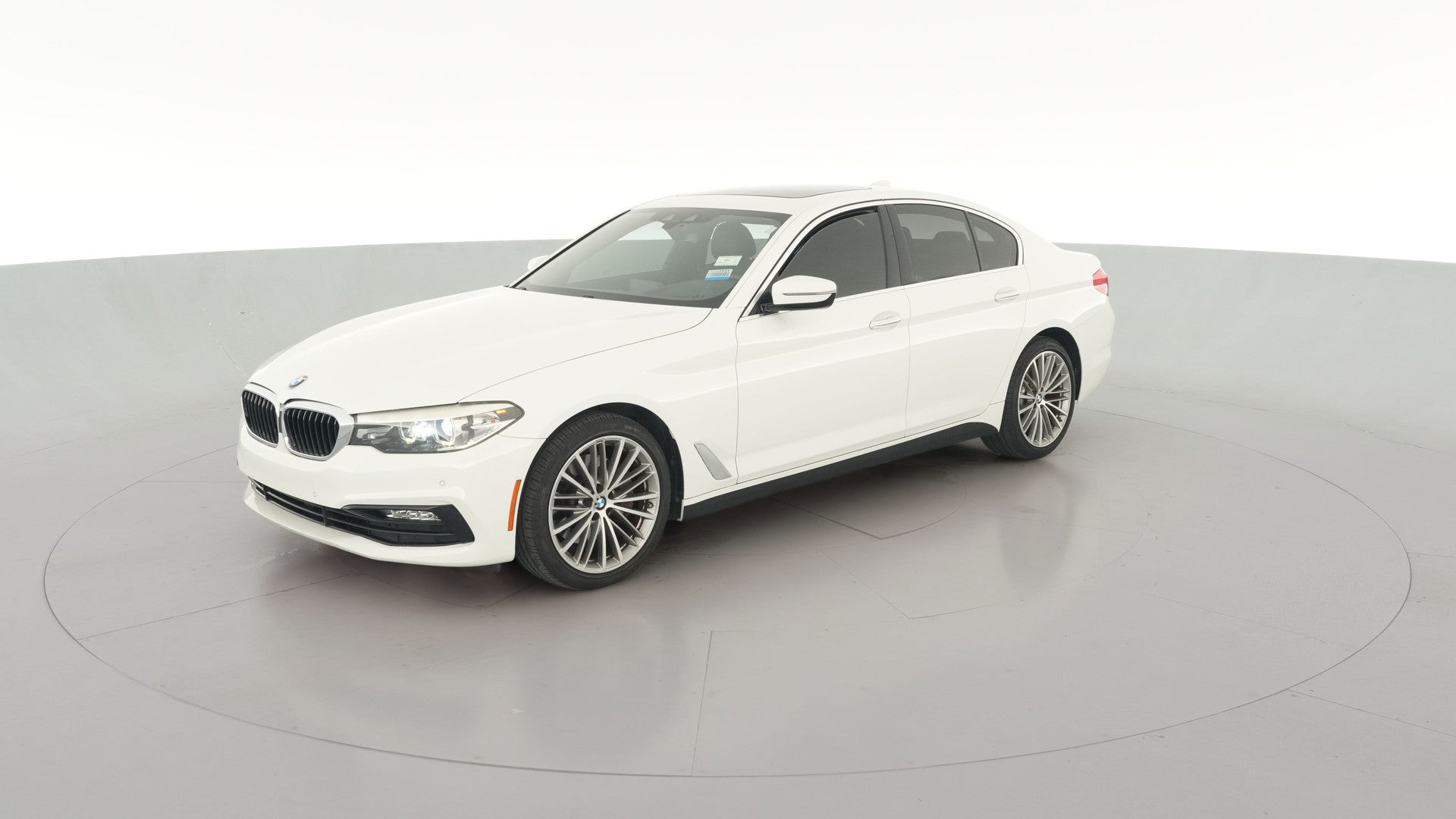 2018 BMW 5 Series vehicle photo