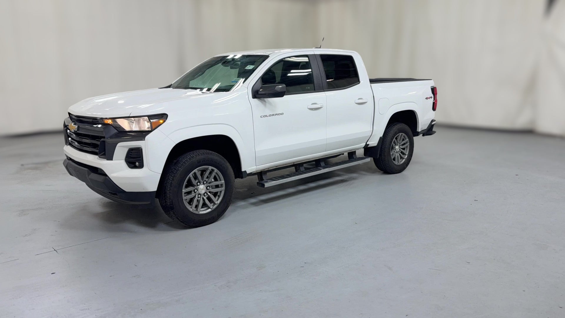 2023 Chevrolet Colorado Crew Cab vehicle photo