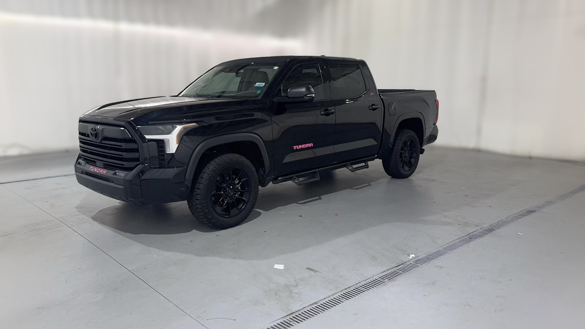 2023 Toyota Tundra CrewMax vehicle photo