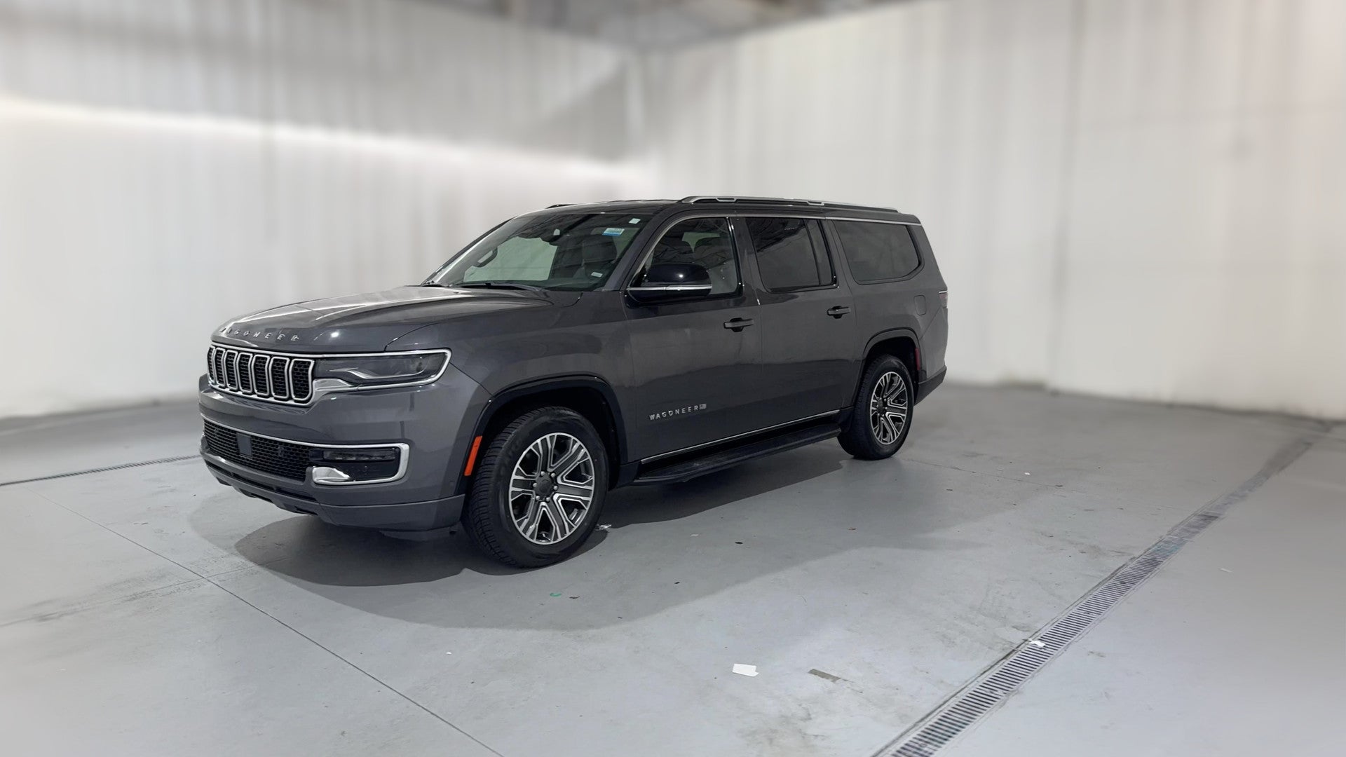 2024 Jeep Wagoneer L vehicle photo