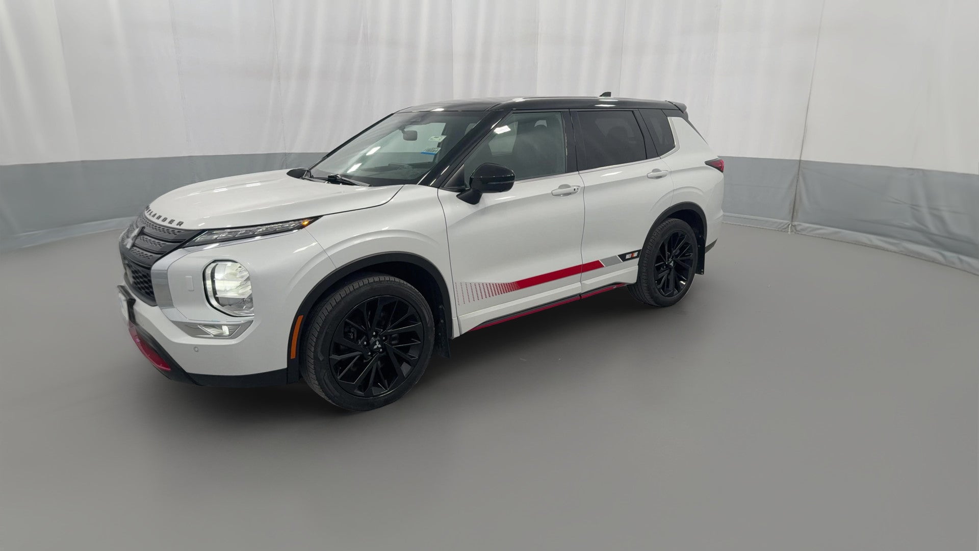2024 Mitsubishi Outlander vehicle photo