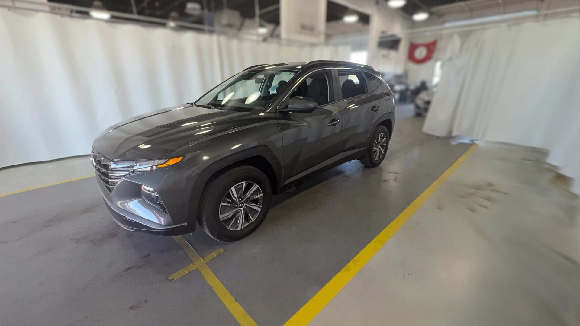 2024 Hyundai Tucson Hybrid vehicle photo