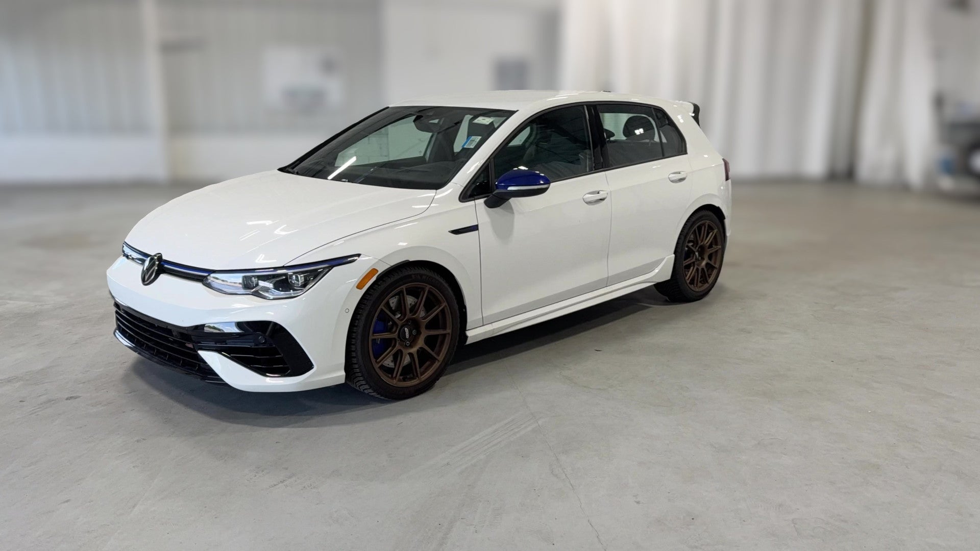 2023 Volkswagen Golf R vehicle photo