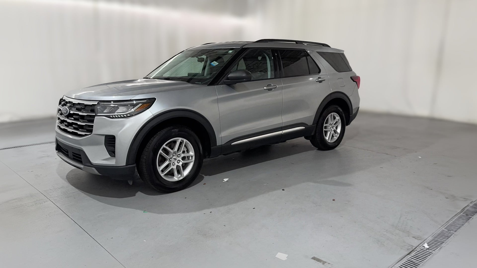 2025 Ford Explorer vehicle photo