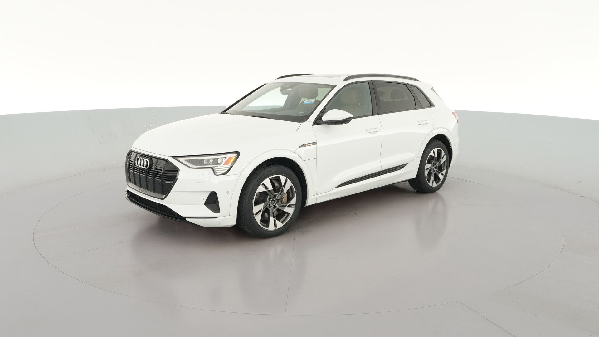 2021 Audi e-tron vehicle photo