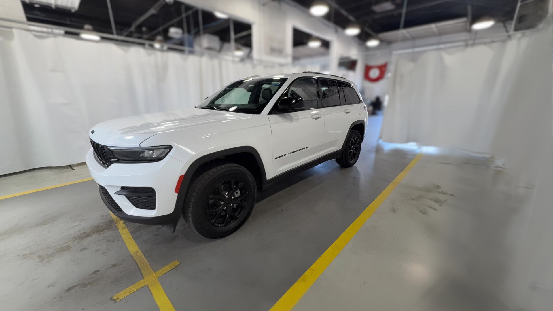2024 Jeep Grand Cherokee vehicle photo