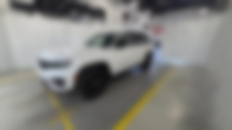 2024 Jeep Grand Cherokee vehicle photo