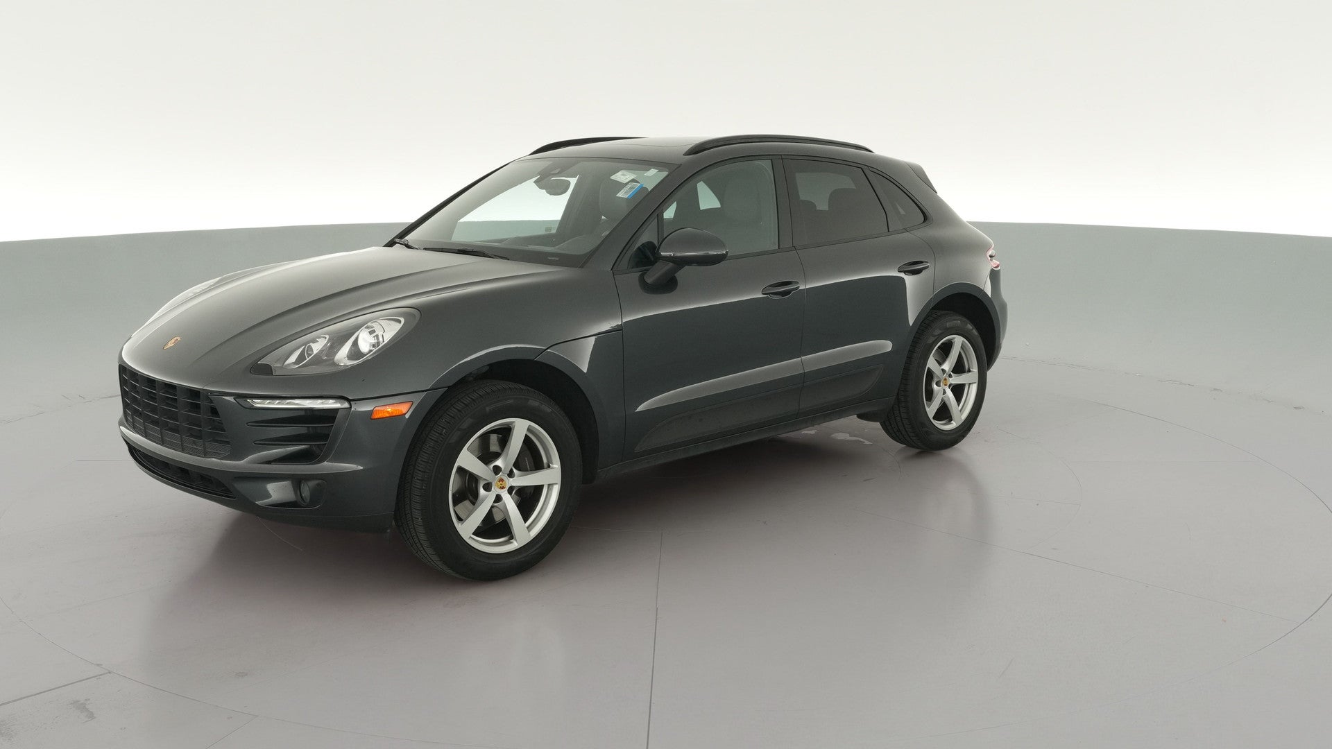2018 Porsche Macan vehicle photo
