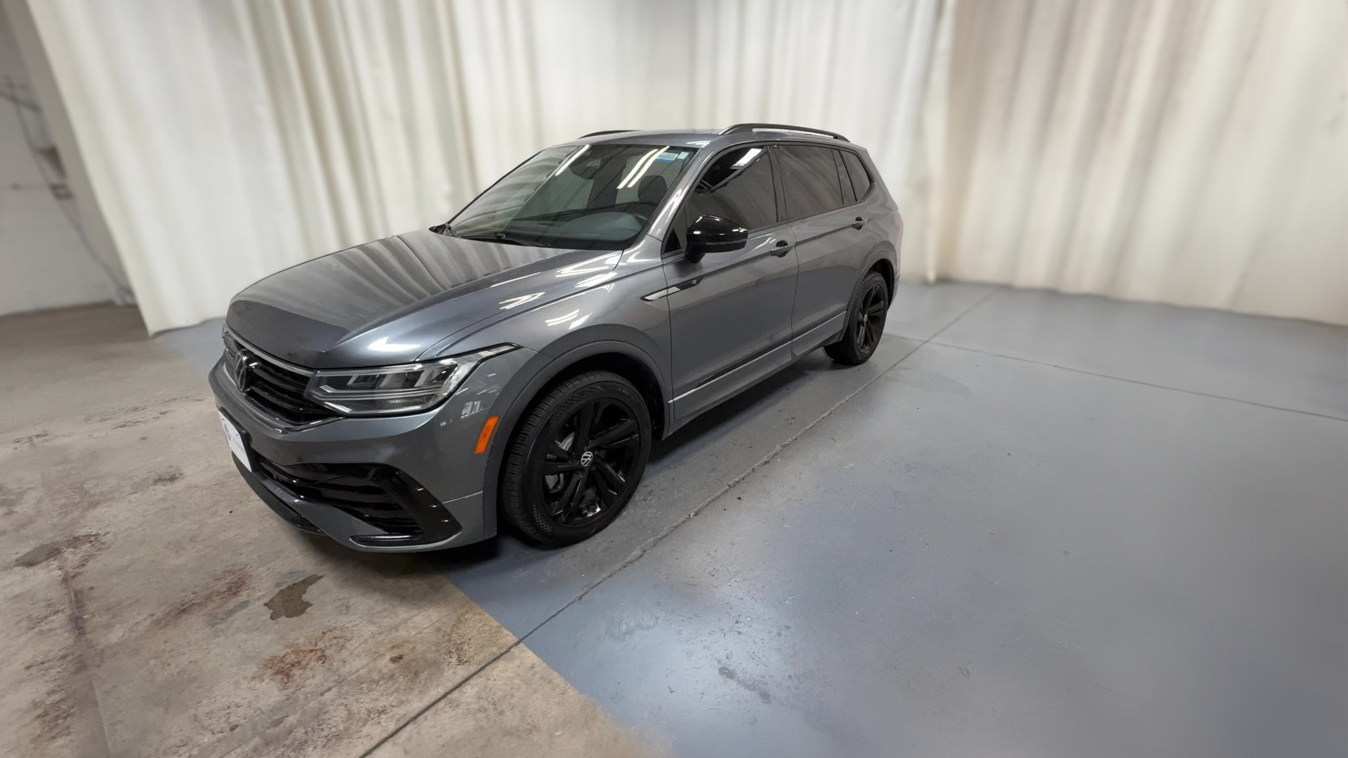 2023 Volkswagen Tiguan vehicle photo