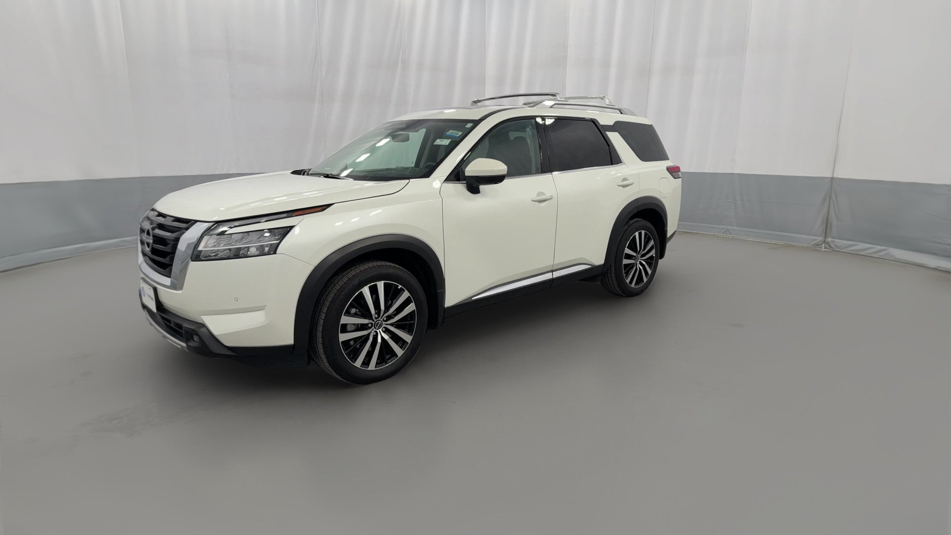2023 Nissan Pathfinder vehicle photo