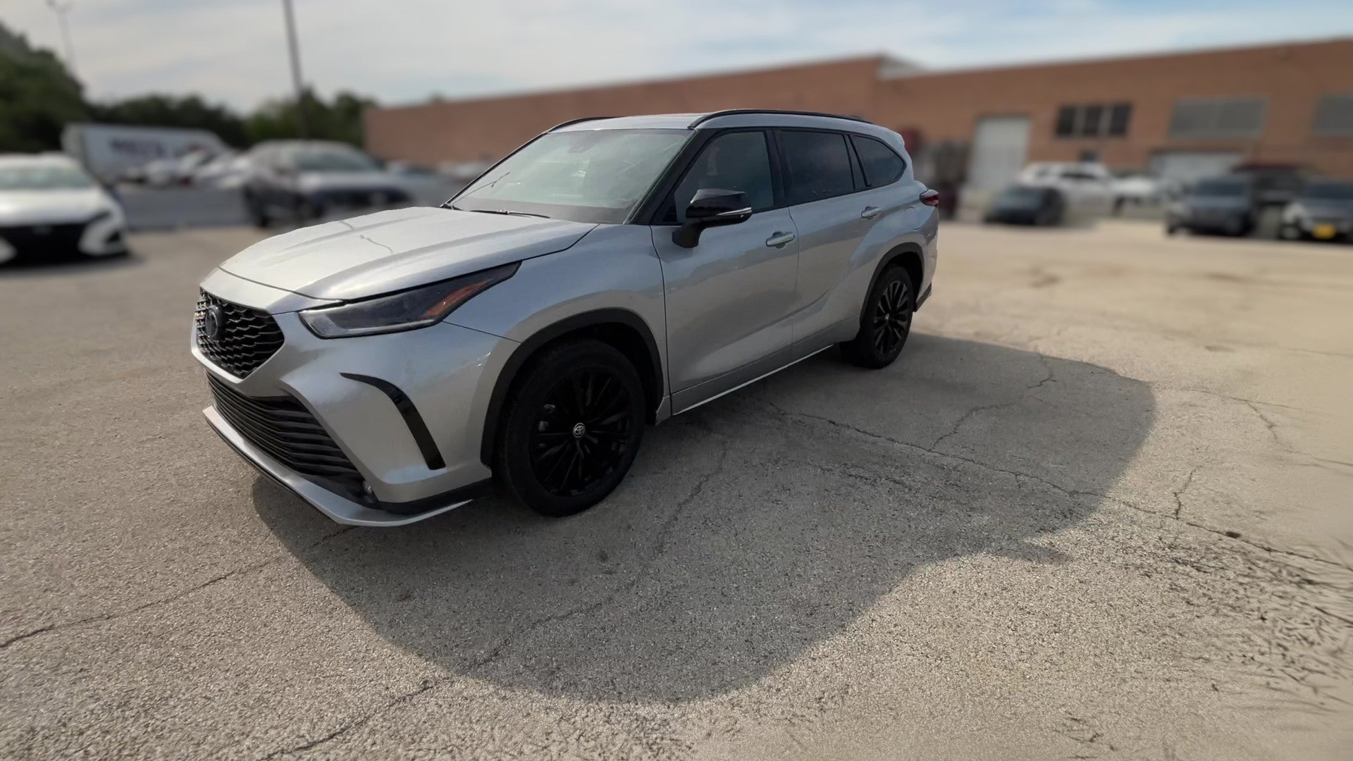 2025 Toyota Highlander vehicle photo