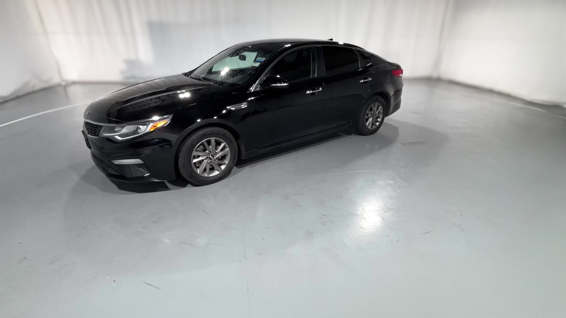 2020 Kia Optima vehicle photo
