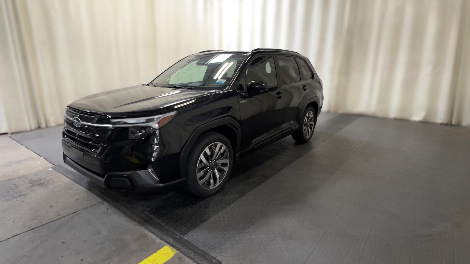 2025 Subaru Forester Hybrid vehicle photo