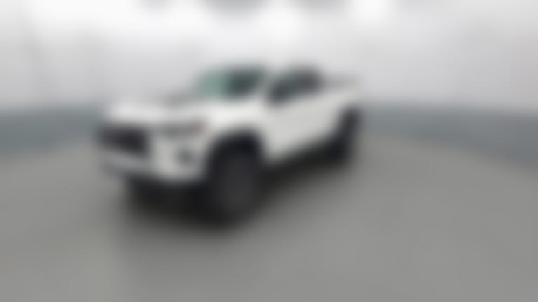 2025 Chevrolet Colorado Crew Cab vehicle photo