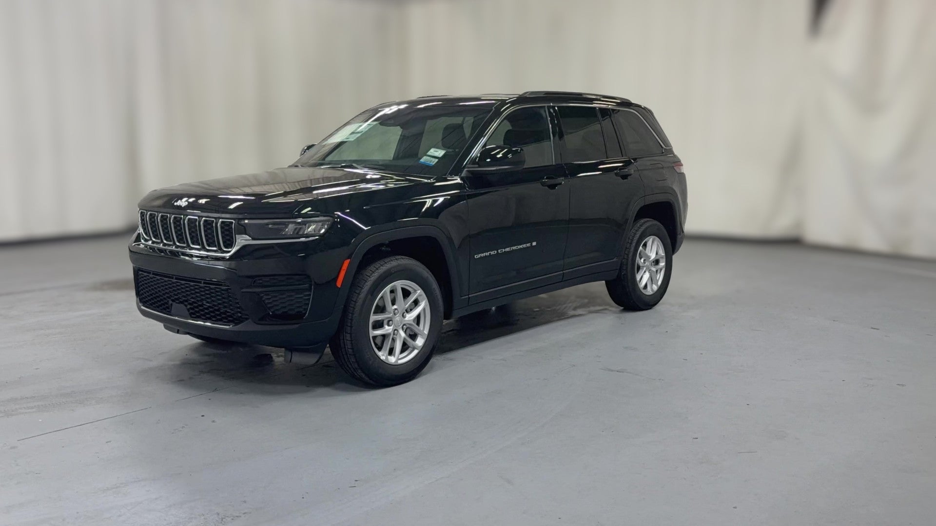 2026 Jeep Grand Cherokee vehicle photo