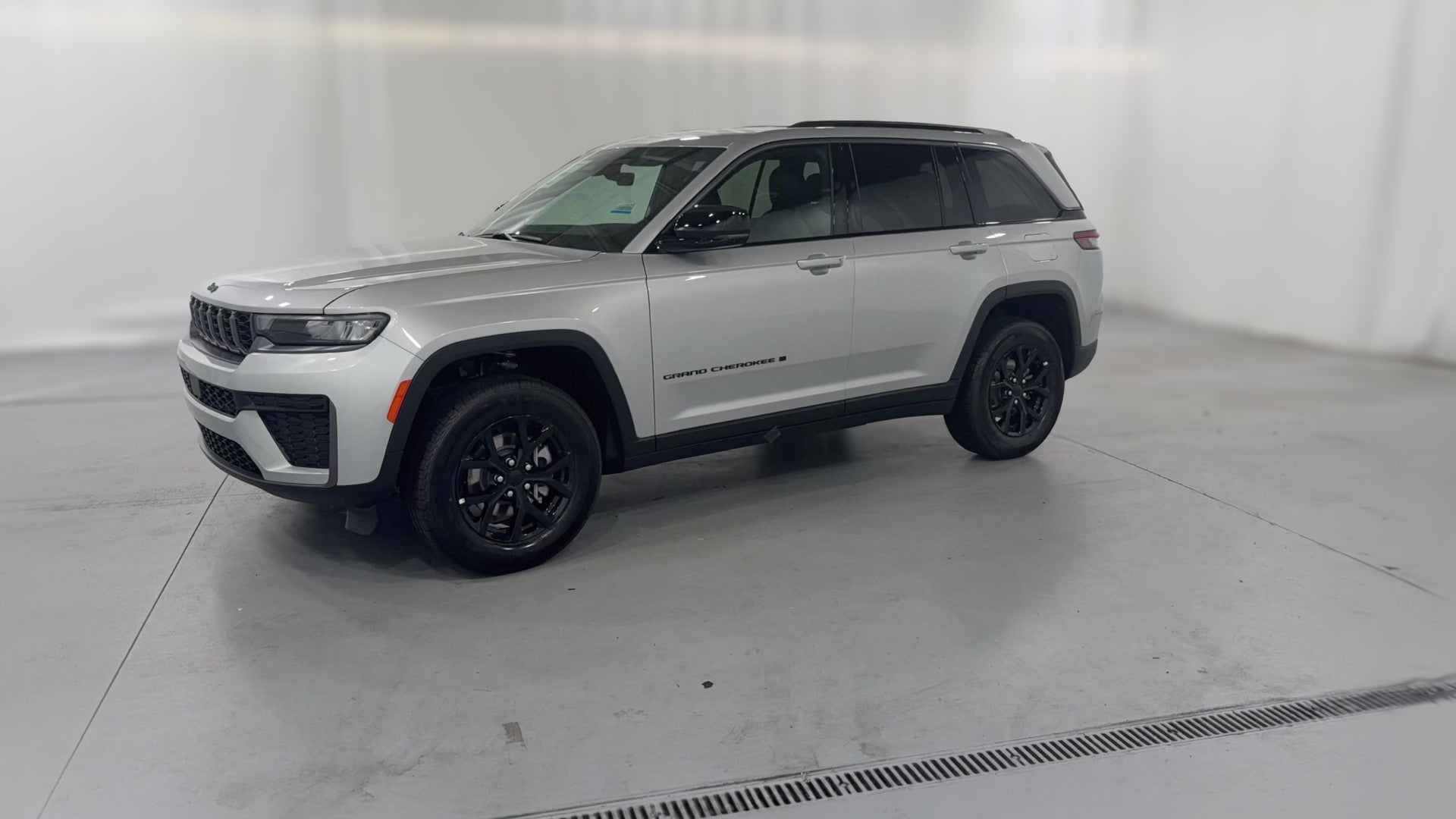 2026 Jeep Grand Cherokee vehicle photo