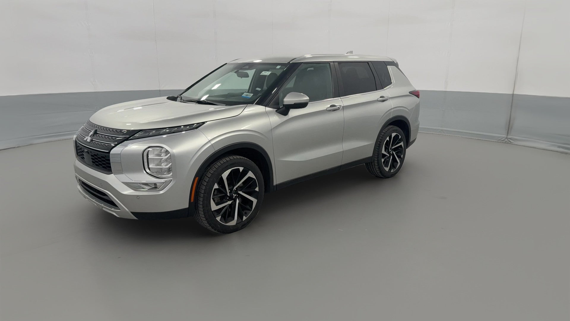 2024 Mitsubishi Outlander vehicle photo