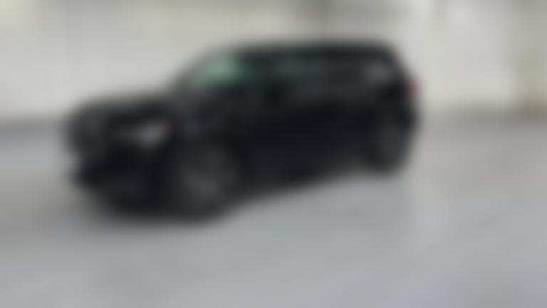 2025 Volvo XC40 vehicle photo