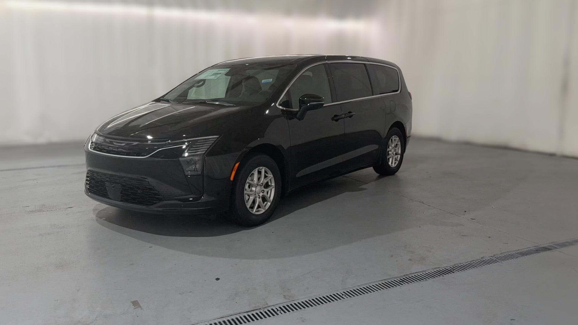 2027 Chrysler Pacifica vehicle photo