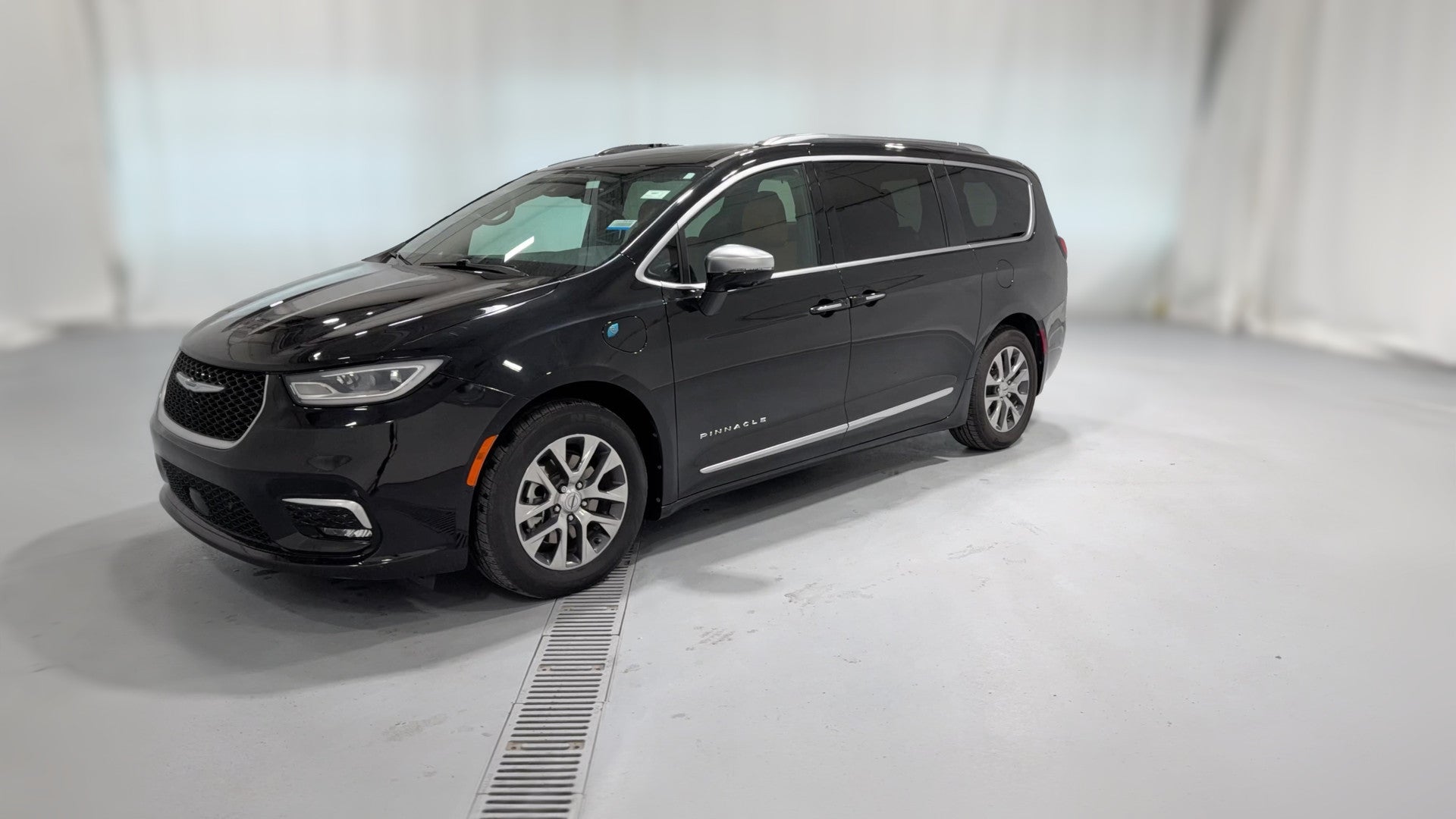 2021 Chrysler Pacifica Hybrid vehicle photo