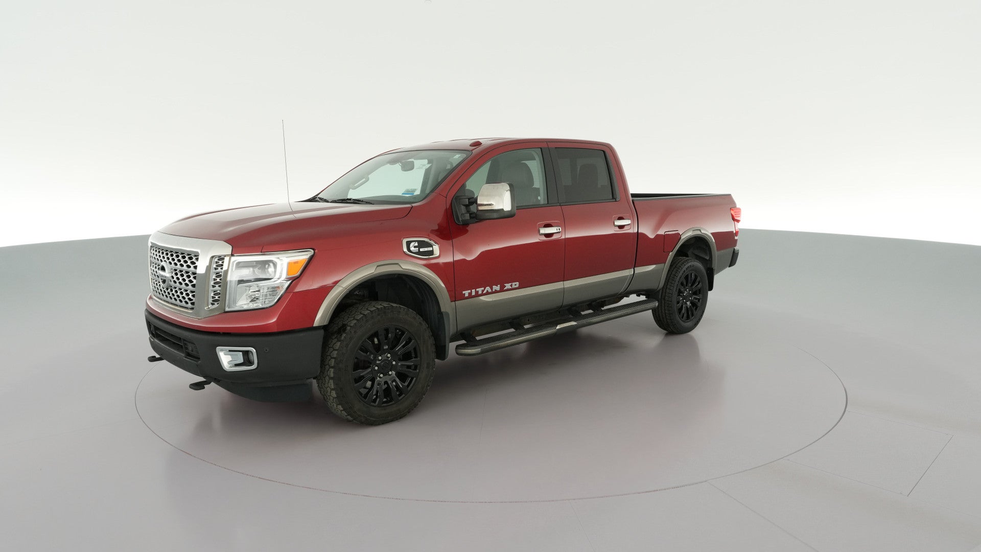 2016 Nissan TITAN XD Crew Cab vehicle photo