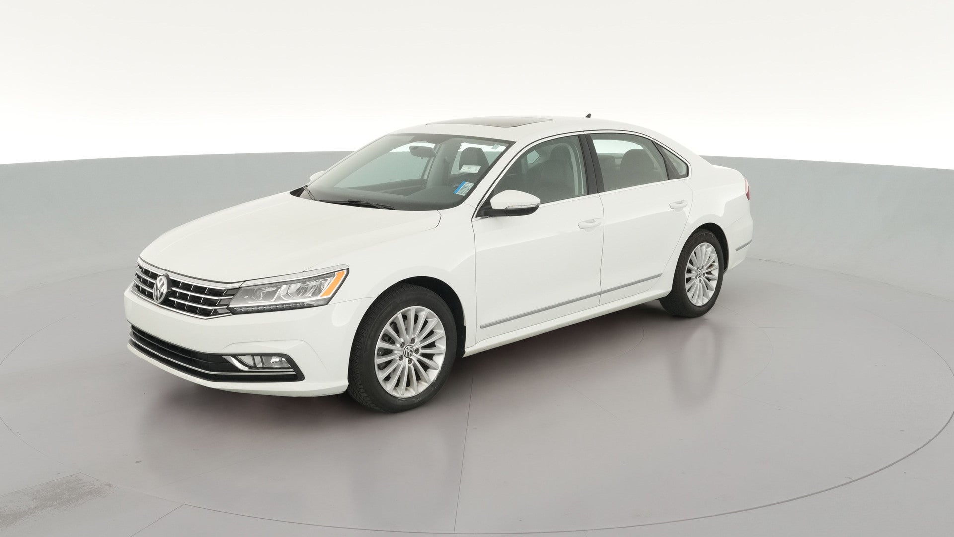 2017 Volkswagen Passat vehicle photo
