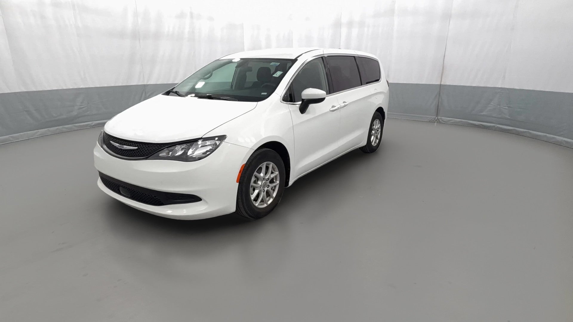 2022 Chrysler Voyager vehicle photo