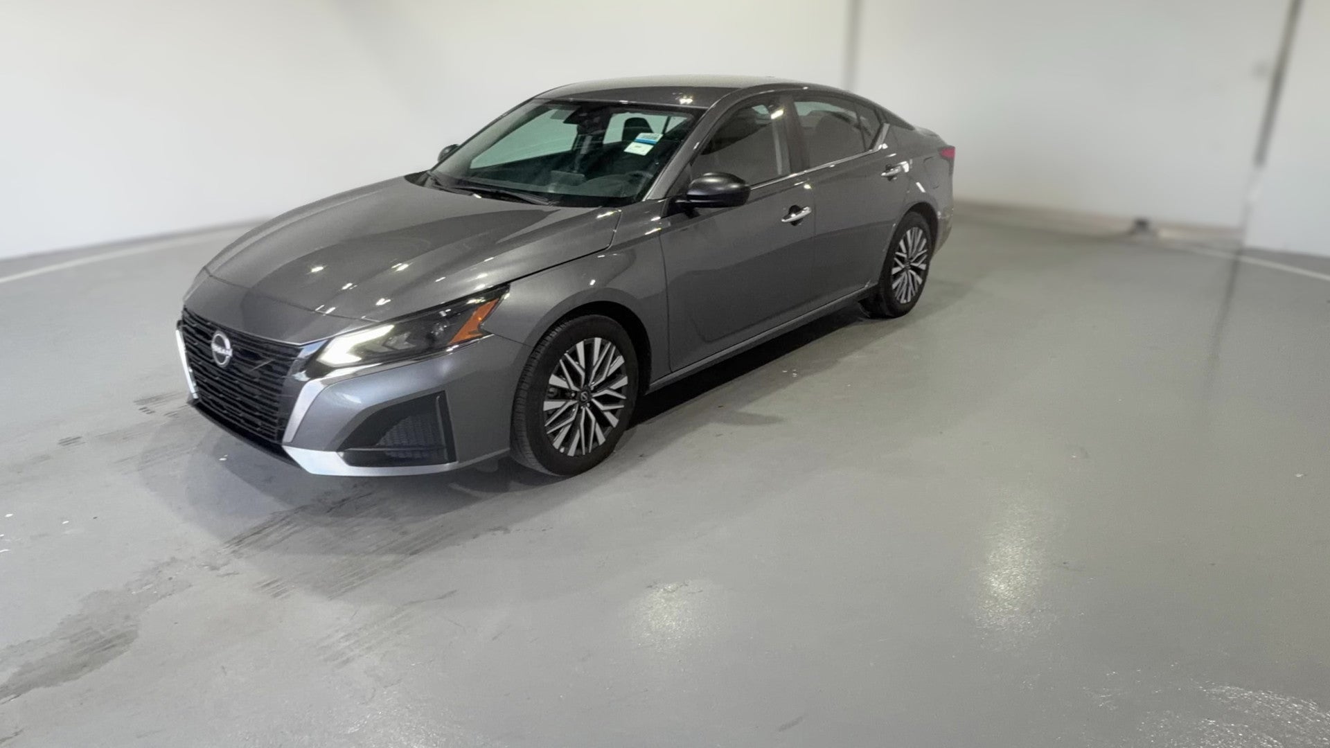 2025 Nissan Altima vehicle photo