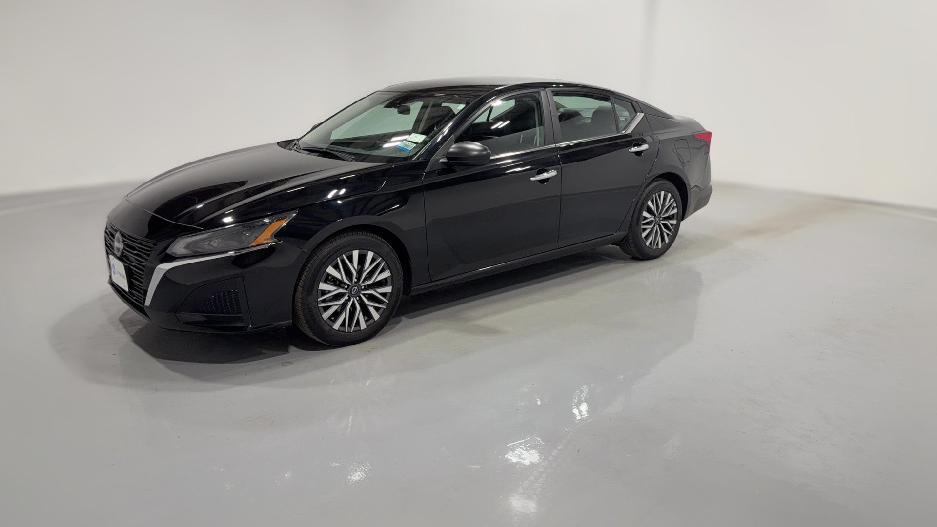 2025 Nissan Altima vehicle photo