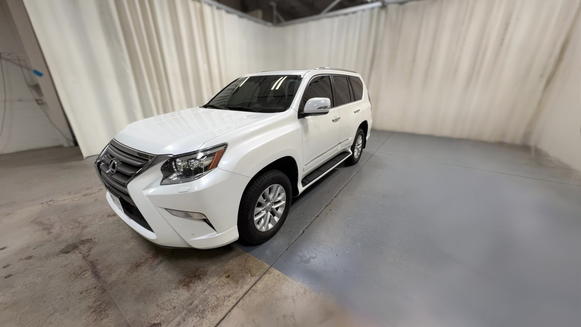 2019 Lexus GX vehicle photo