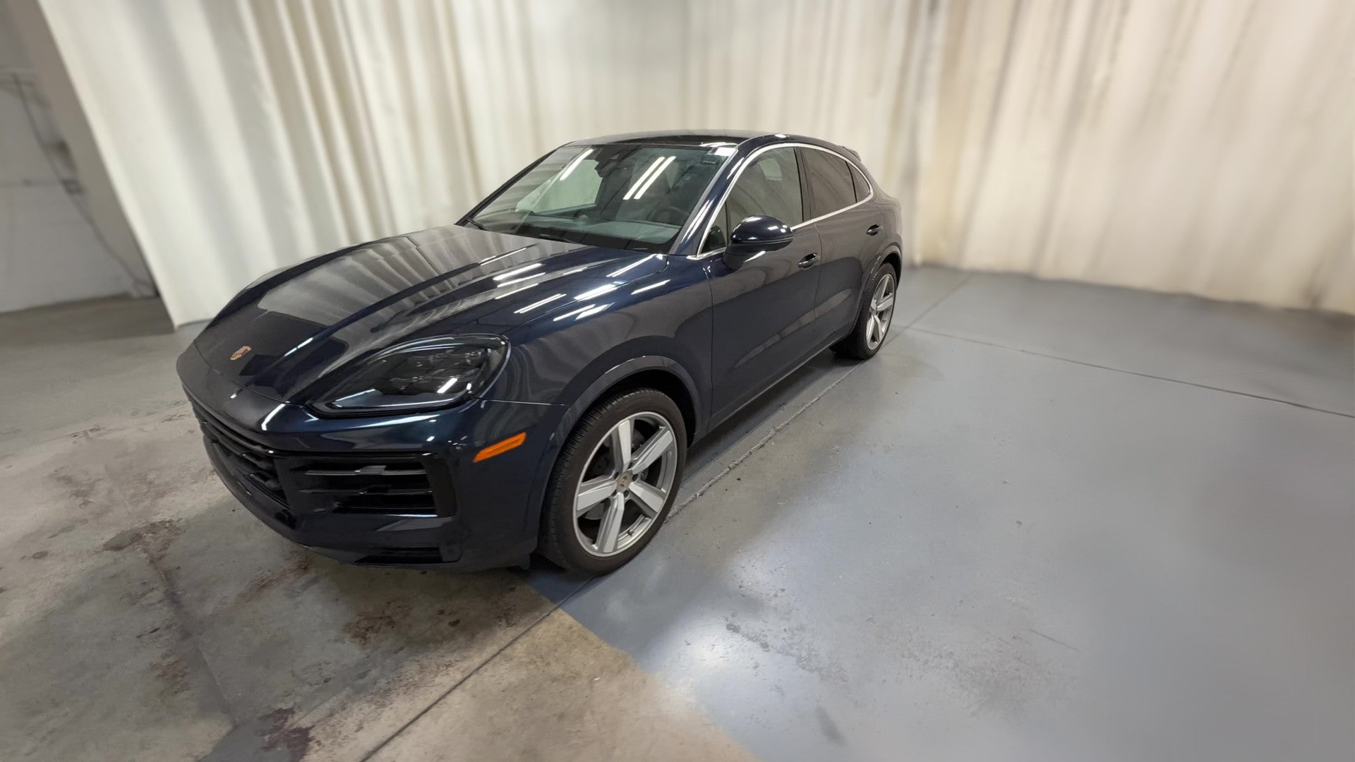2024 Porsche Cayenne Coupe vehicle photo