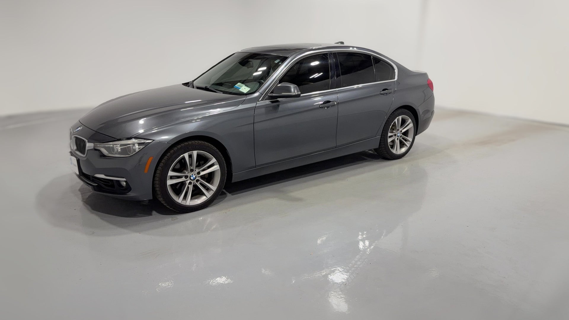 2018 BMW 3 Series vehicle photo
