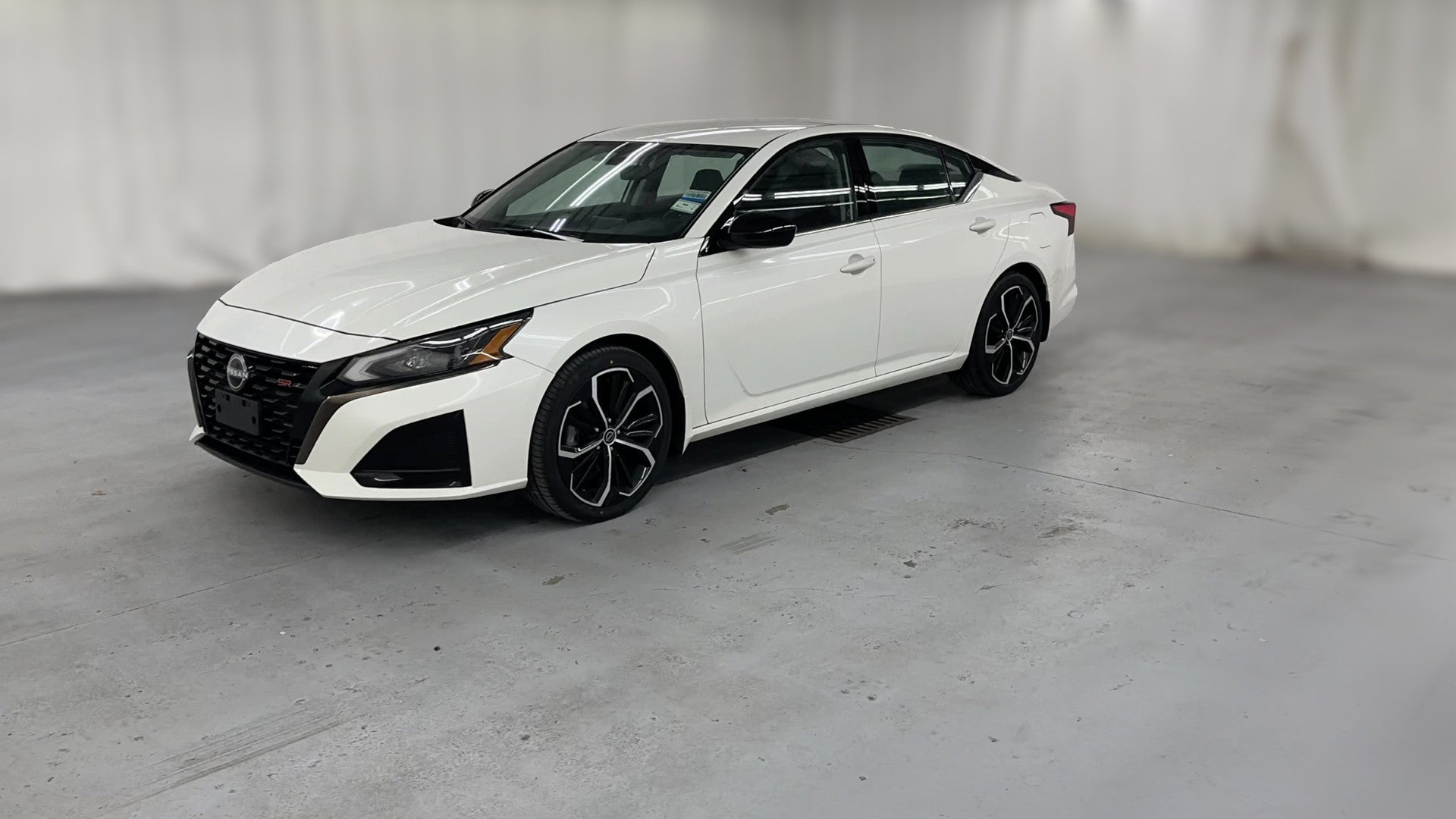 2023 Nissan Altima vehicle photo