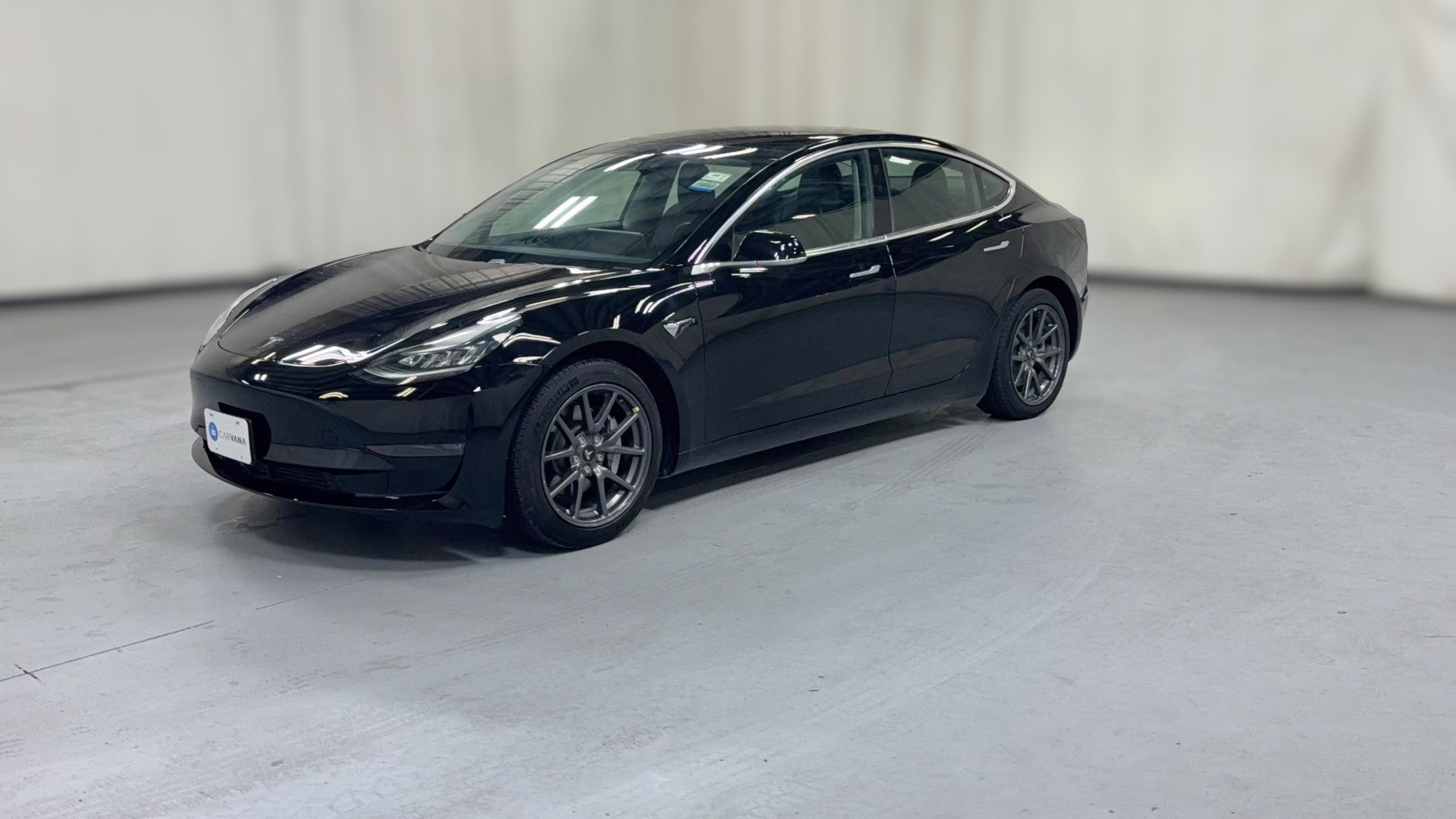 2019 Tesla Model 3 vehicle photo