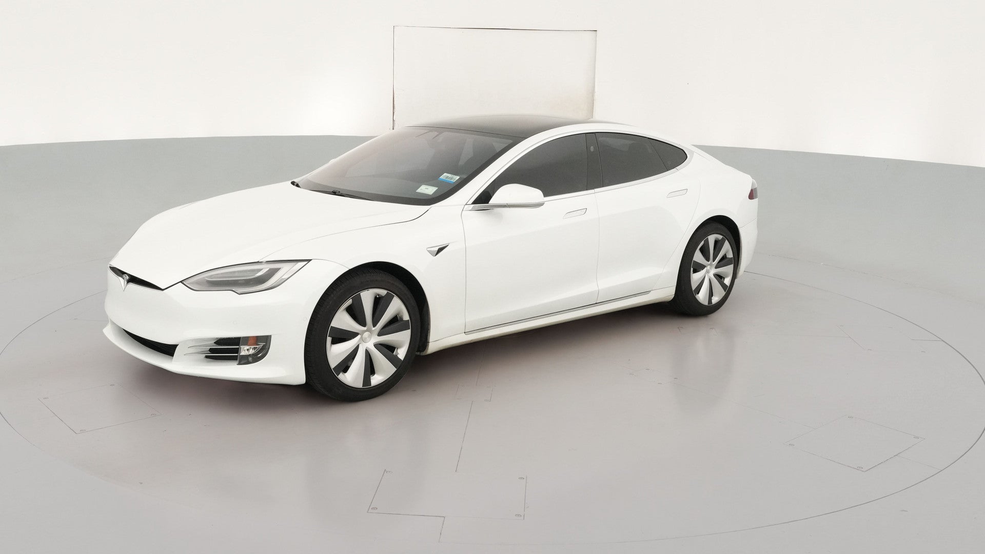 2020 Tesla Model S vehicle photo