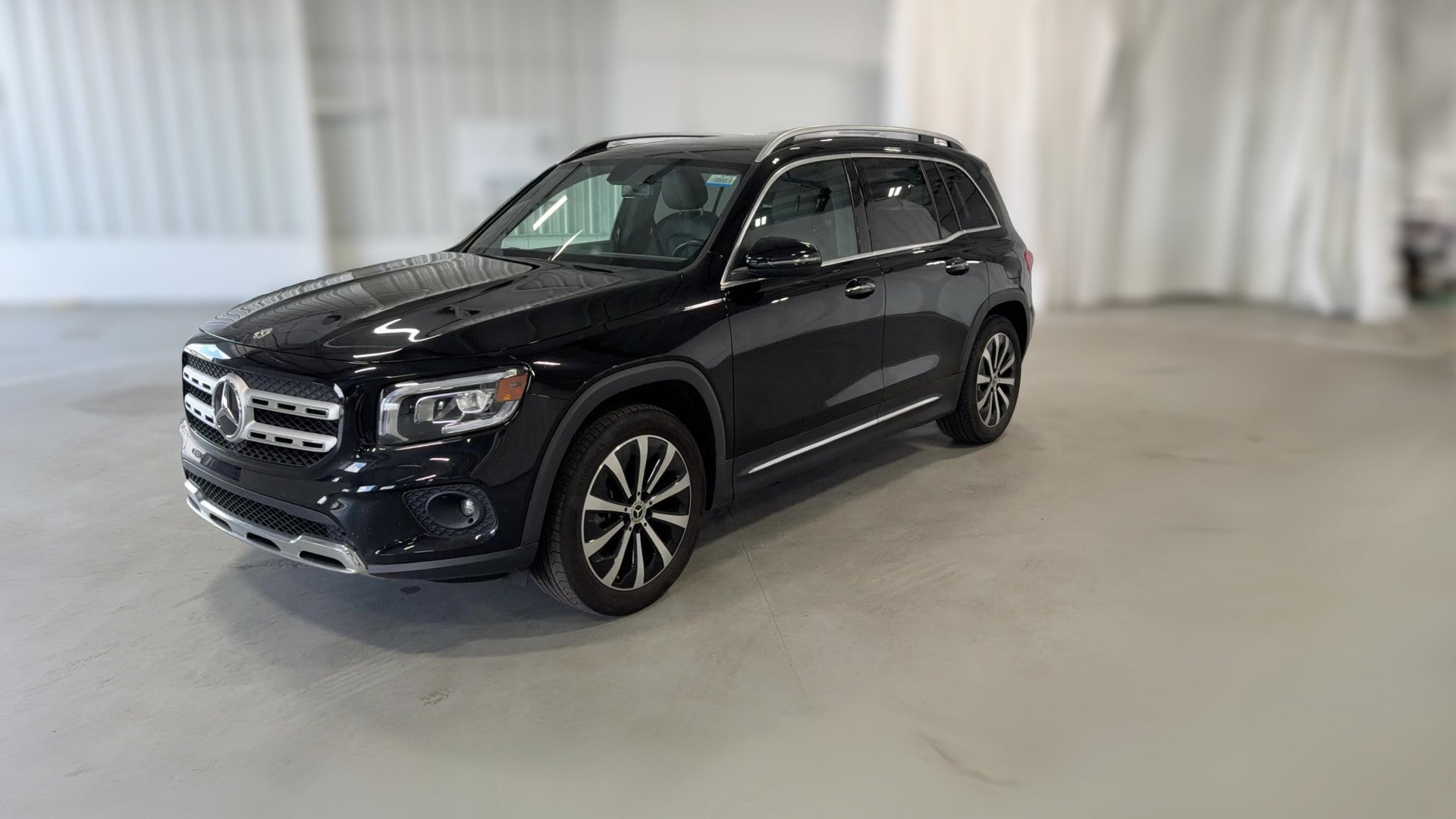 2023 Mercedes-Benz GLB vehicle photo