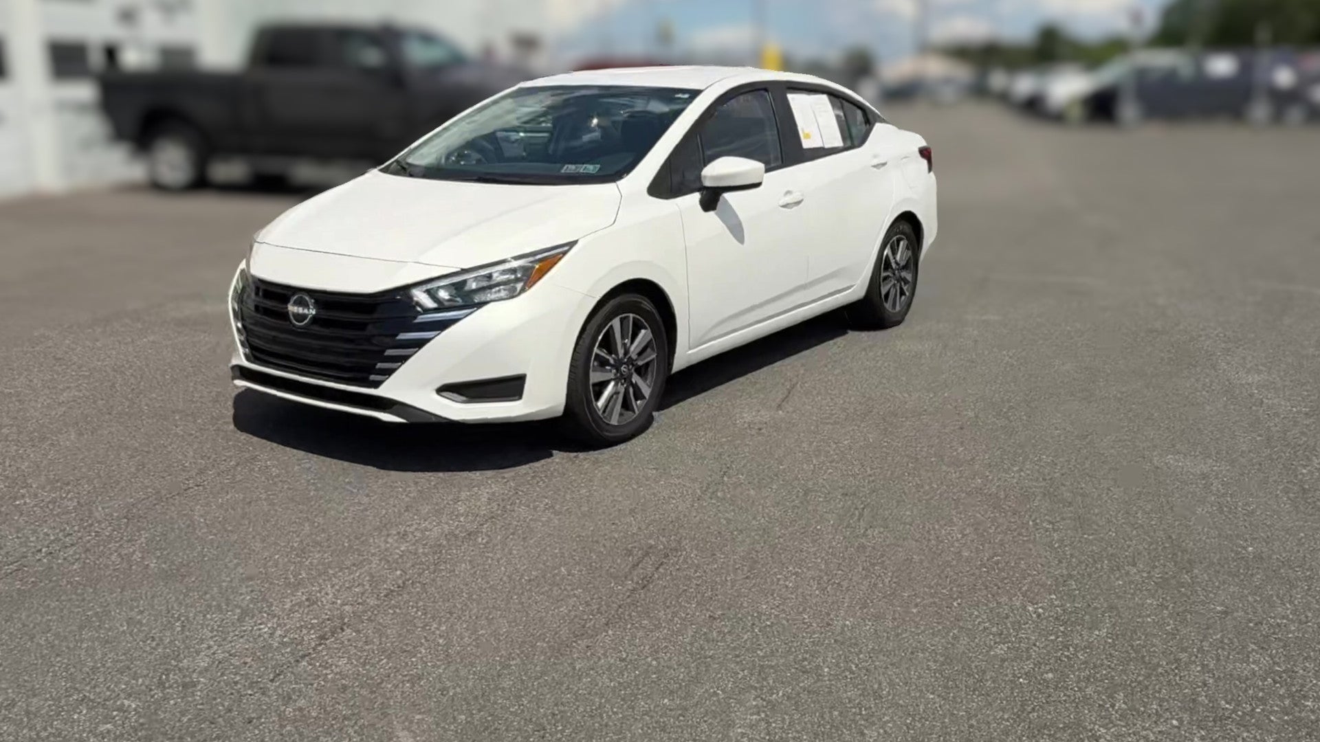 2025 Nissan Versa vehicle photo