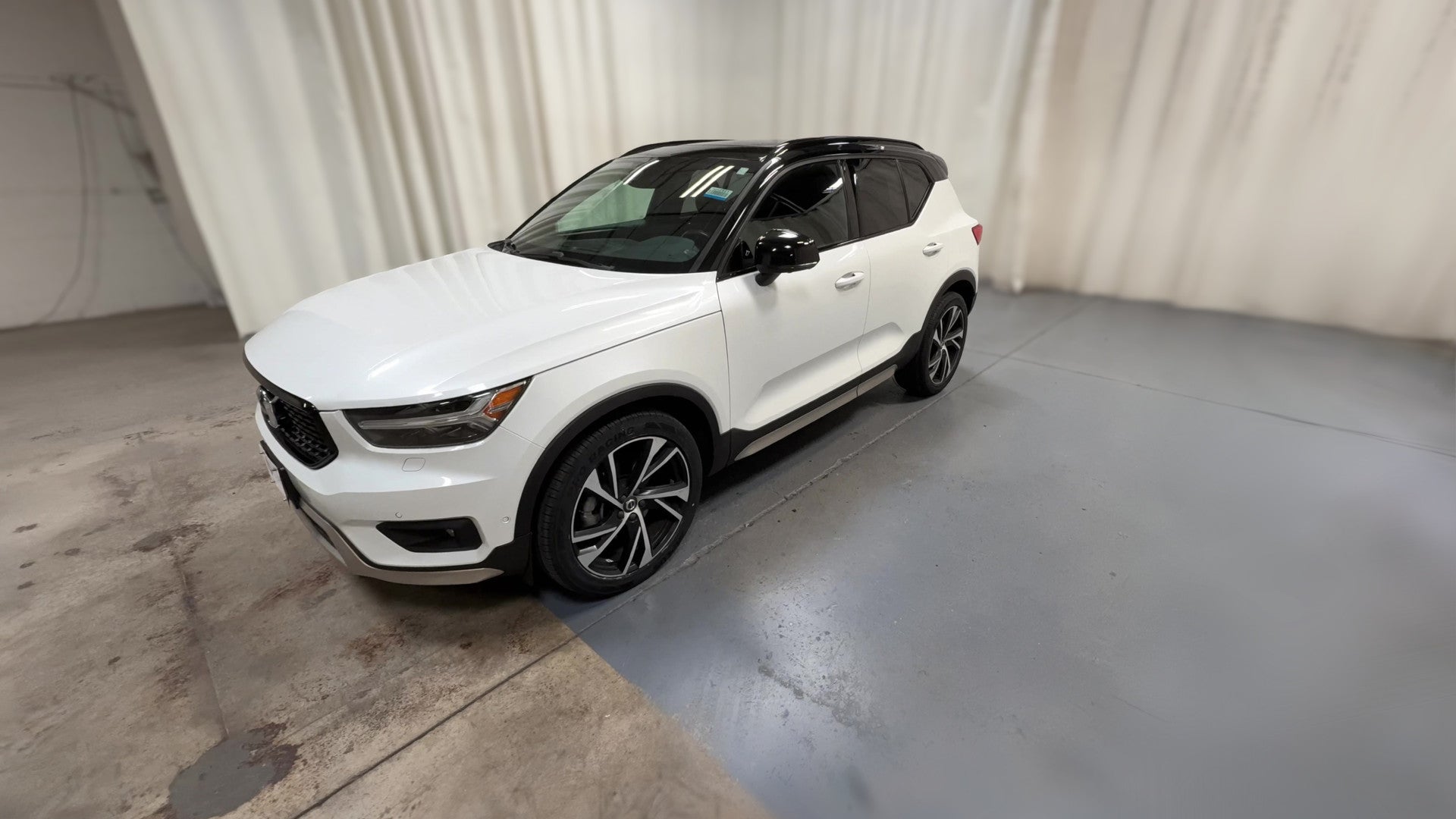 2020 Volvo XC40 vehicle photo