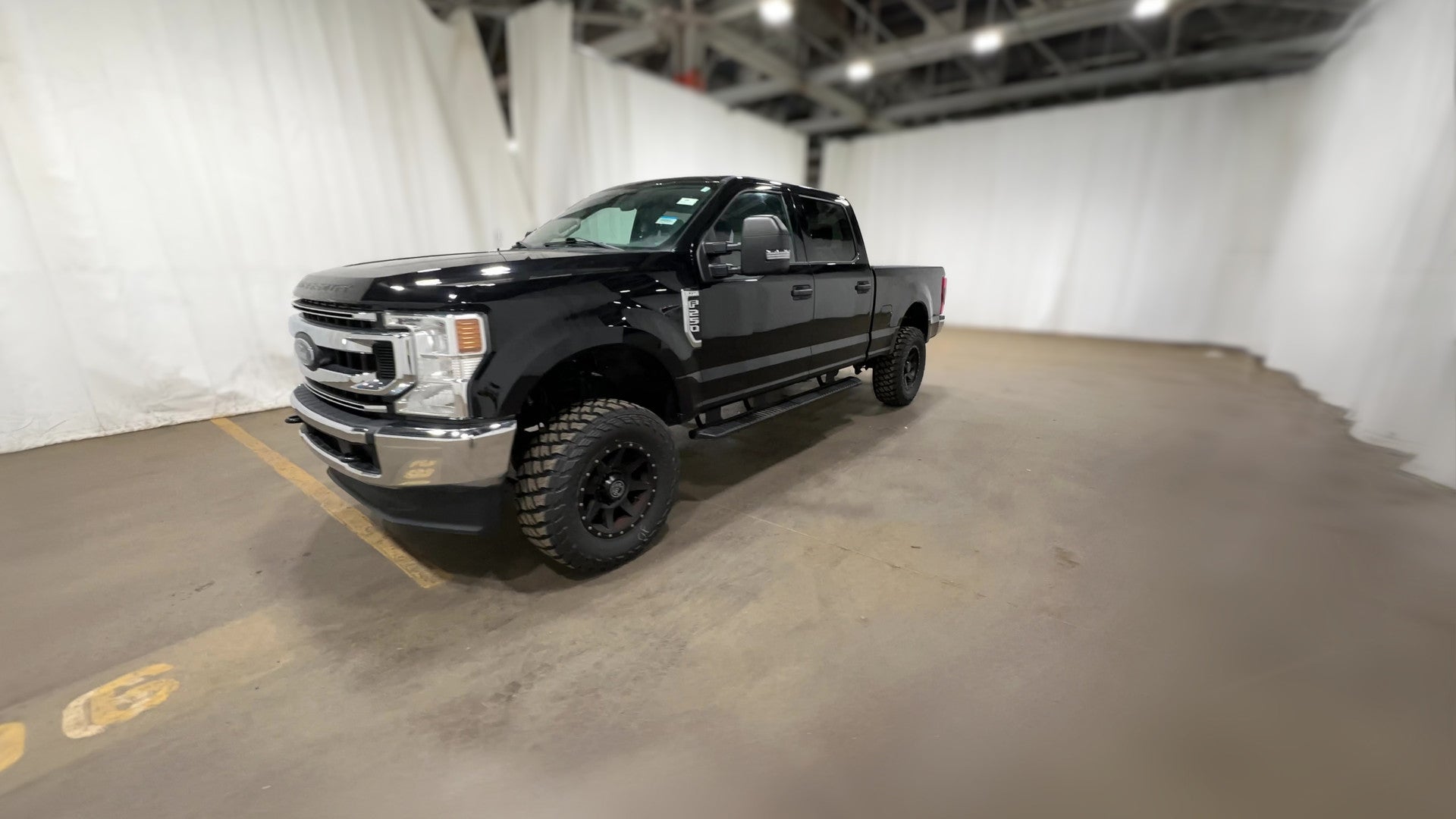 2022 Ford F250 Super Duty Crew Cab vehicle photo