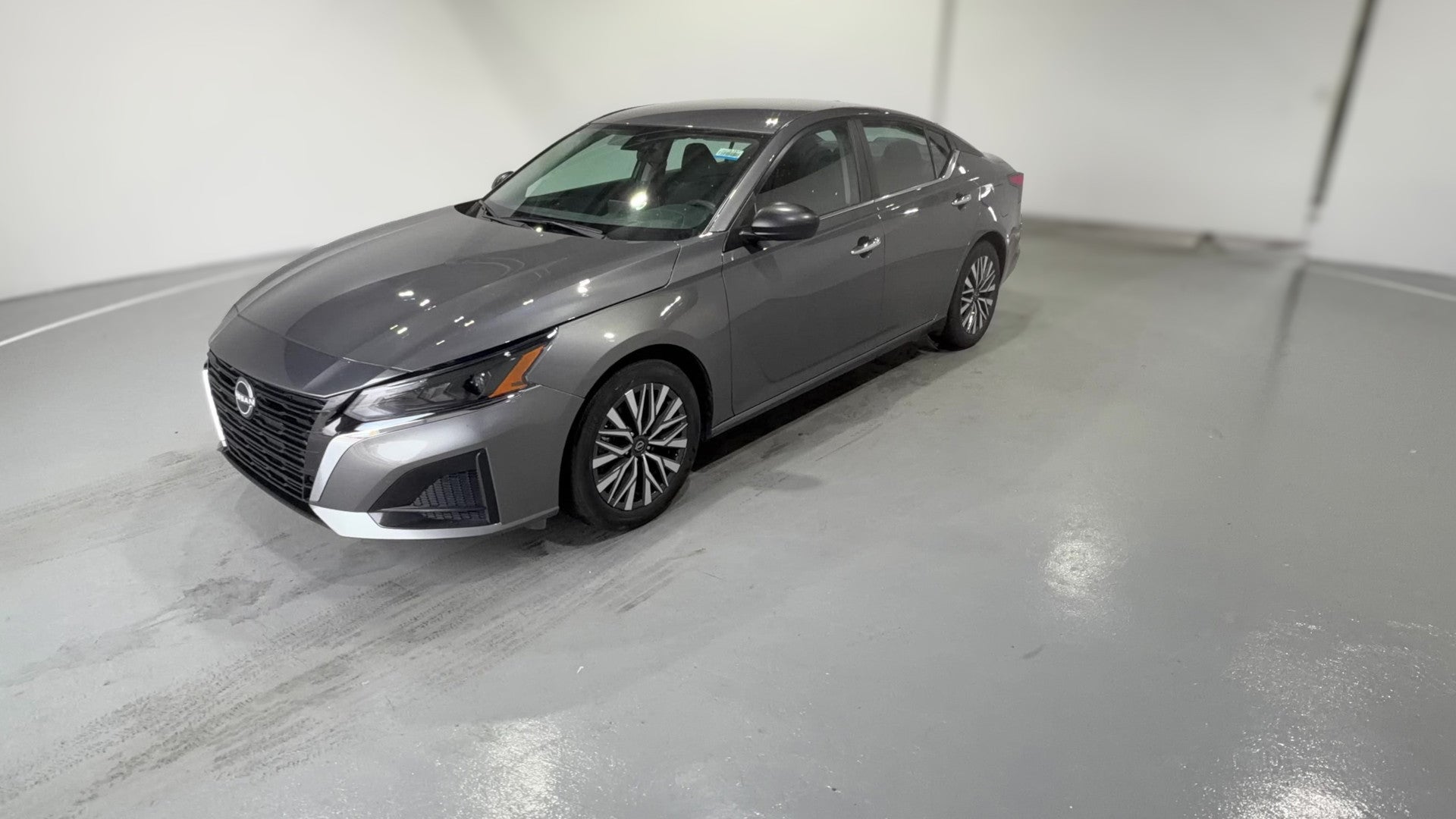 2025 Nissan Altima vehicle photo