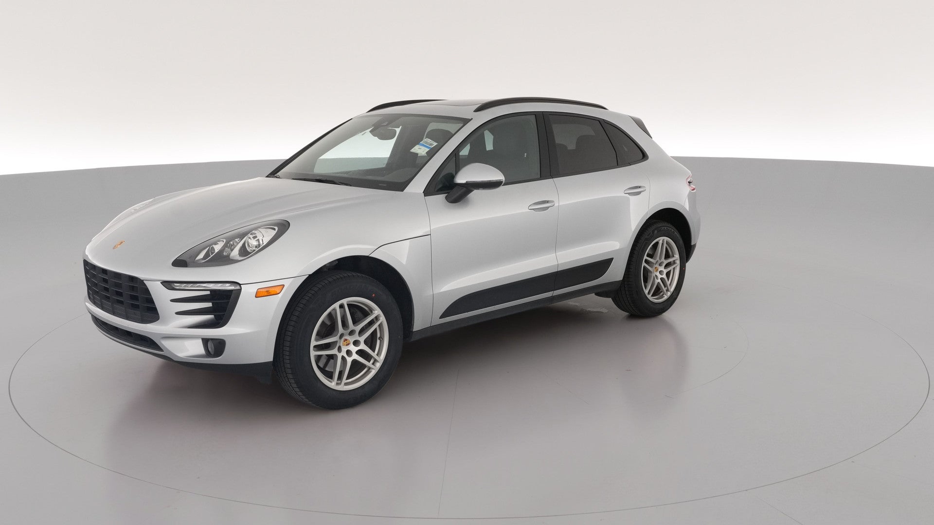 2018 Porsche Macan vehicle photo