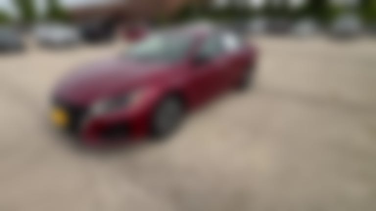 2025 Nissan Altima vehicle photo