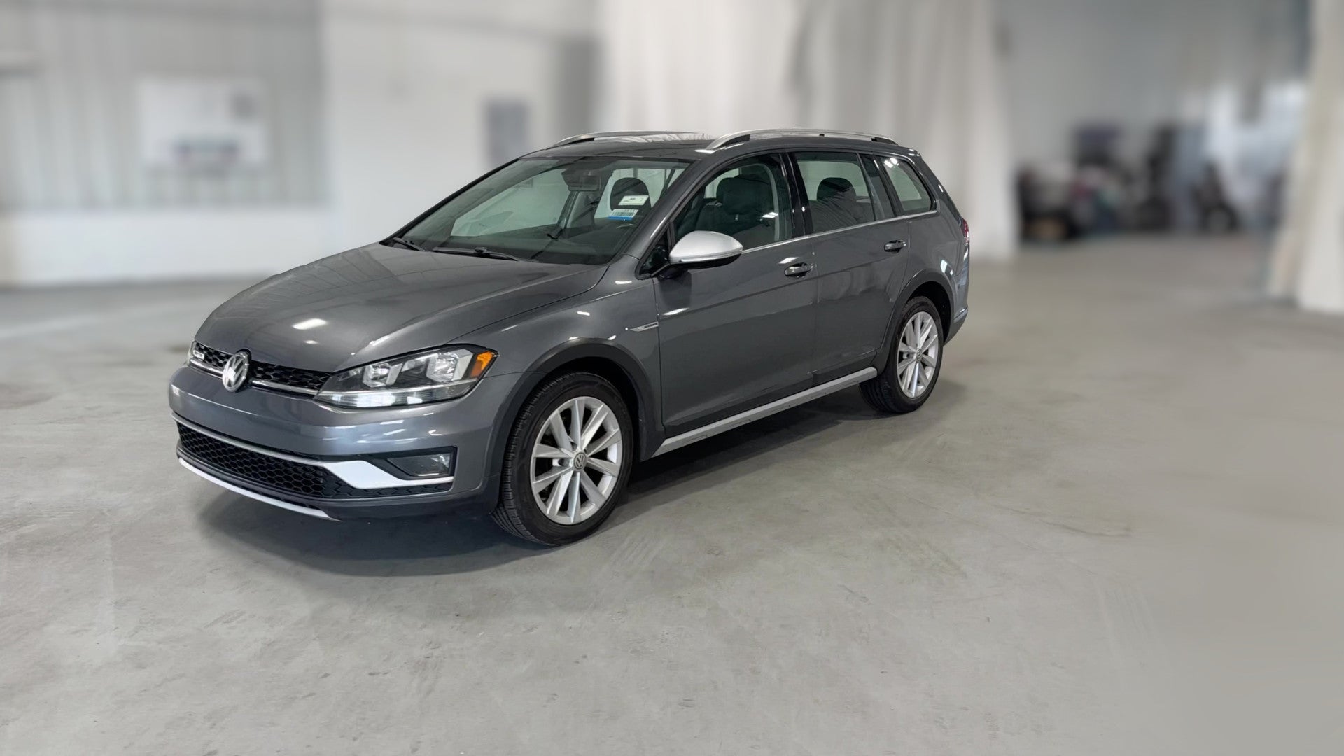 2018 Volkswagen Golf Alltrack vehicle photo