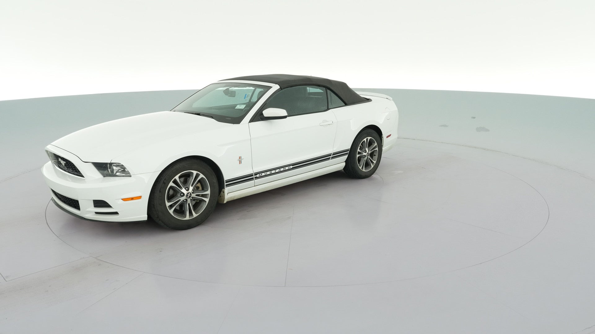 2014 Ford Mustang vehicle photo