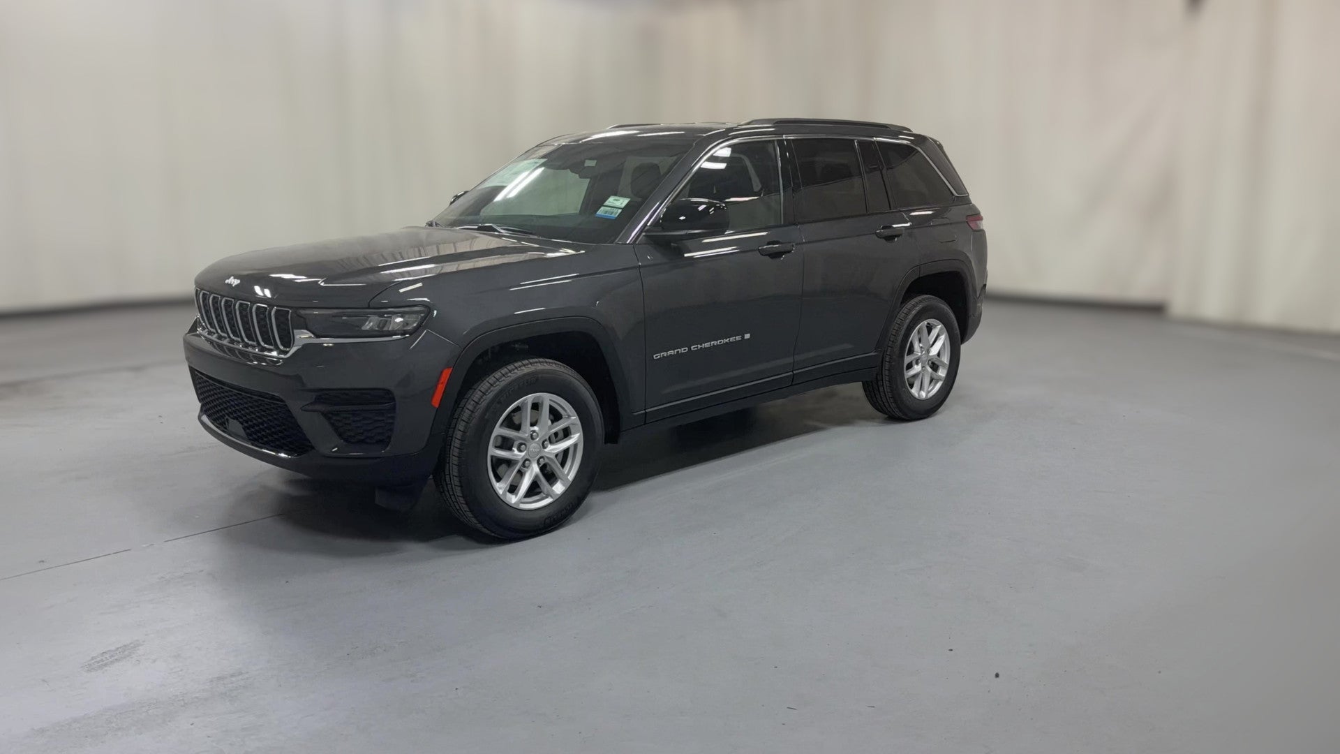 2026 Jeep Grand Cherokee vehicle photo