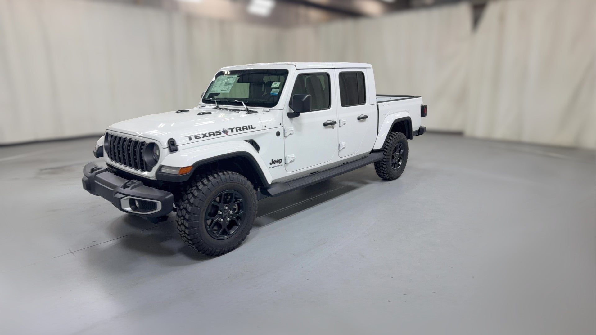 2026 Jeep Gladiator vehicle photo