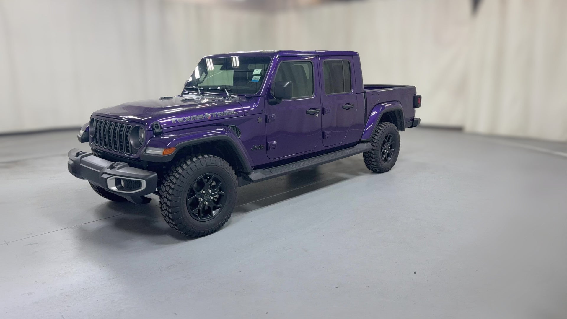 2026 Jeep Gladiator vehicle photo