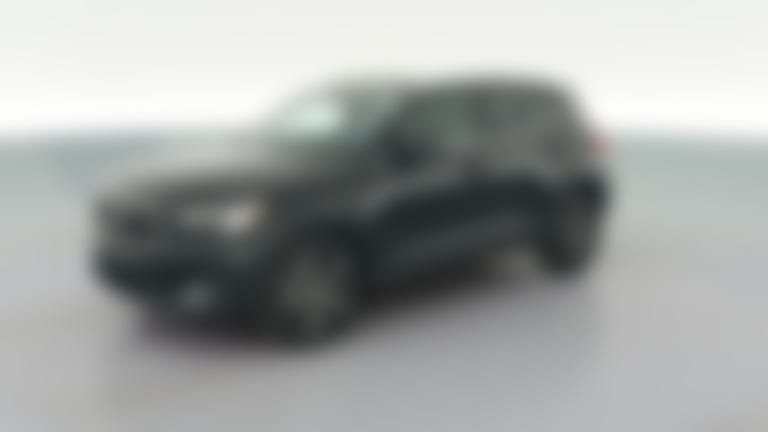 2025 Volvo XC40 vehicle photo