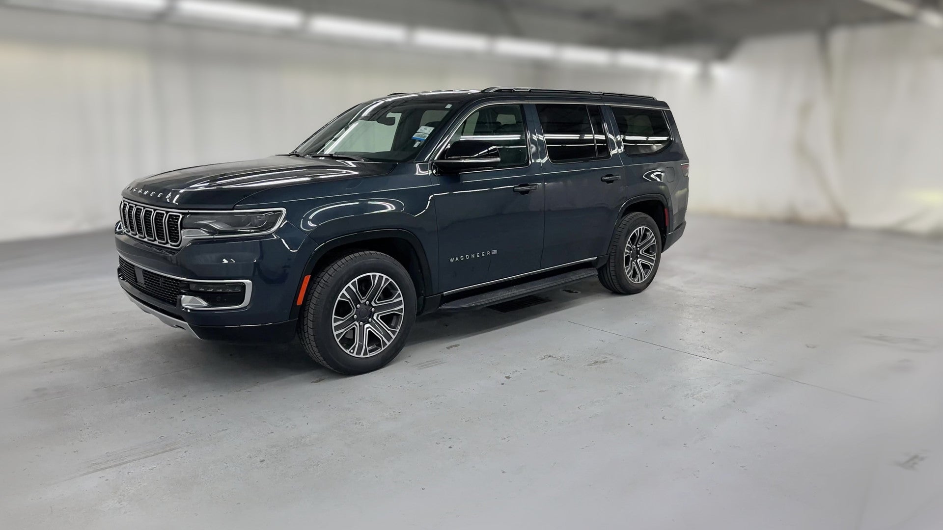 2024 Jeep Wagoneer vehicle photo